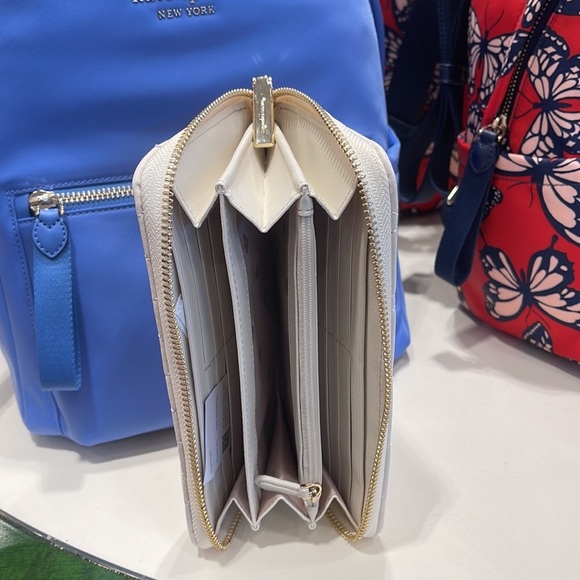 Kate Spade Carey Large Continential Wallet
Parchment 

NWT - Picture 13 of 16